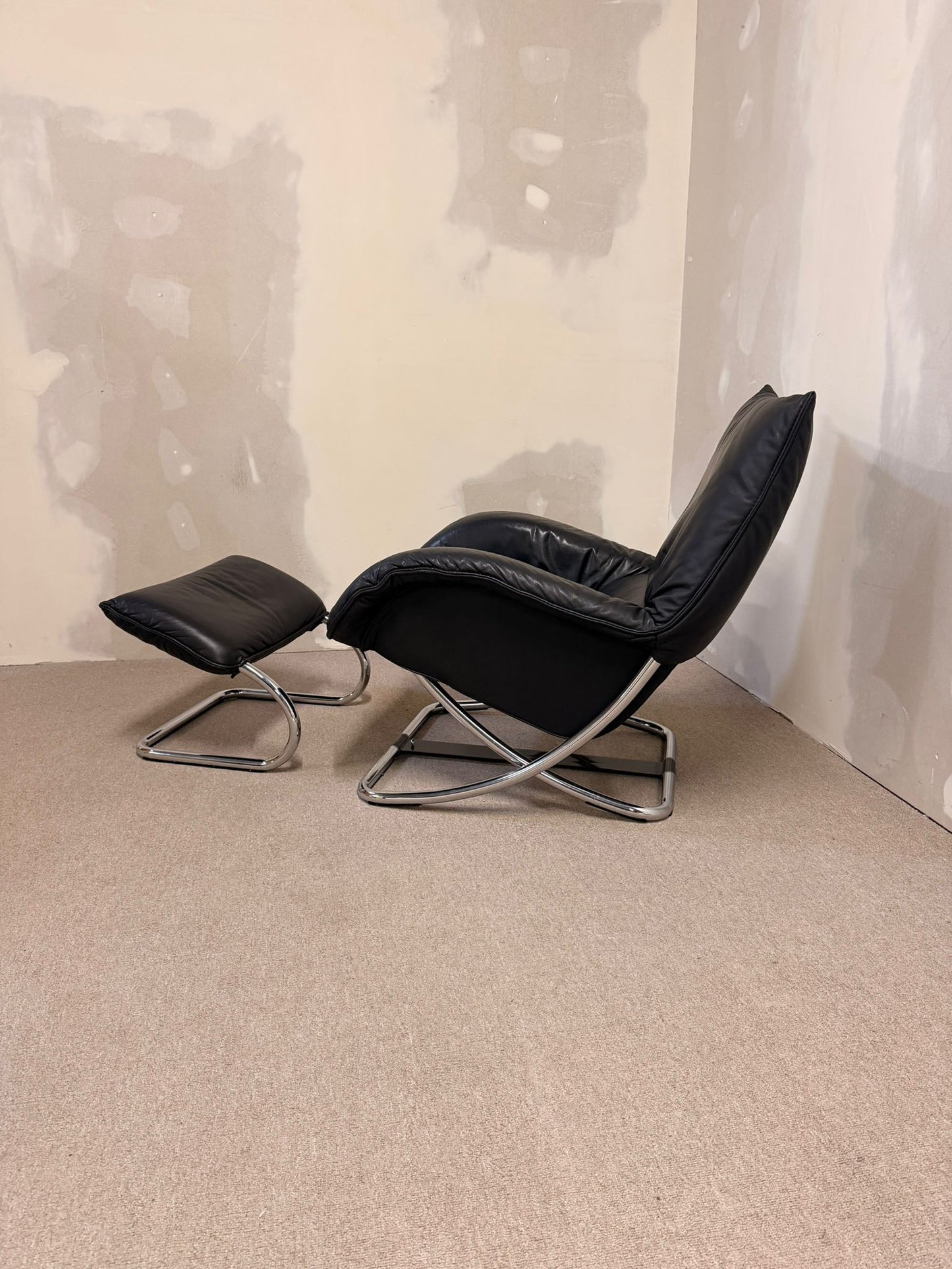 Robert Haussmann Schaukelstuhl mit Fusshocker Loungesessel