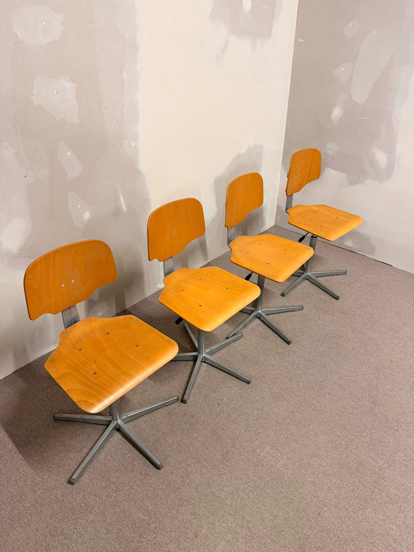 Vintage Bürostuhl Drehstuhl, Schweizer Schulstühle Bemag