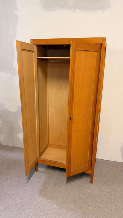 2-türiger Vintage Kleiderschrank im Mid Century Stil