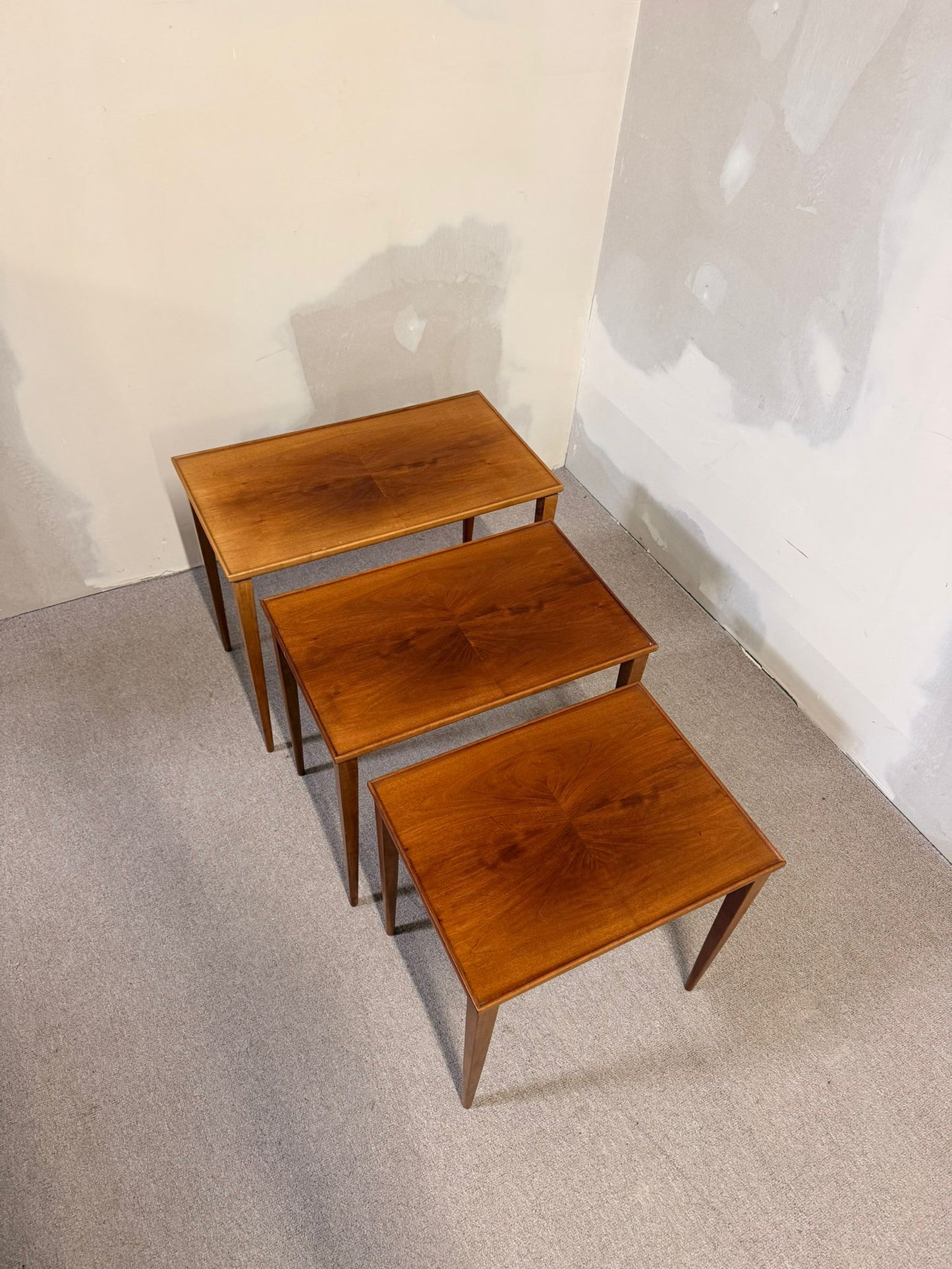 Satztische aus Teak, skandinavisches Design der 60er Jahre