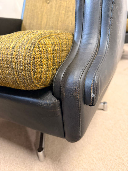 Edle Vintage Club Sessel mit drehbarem Metallfuss 70`s