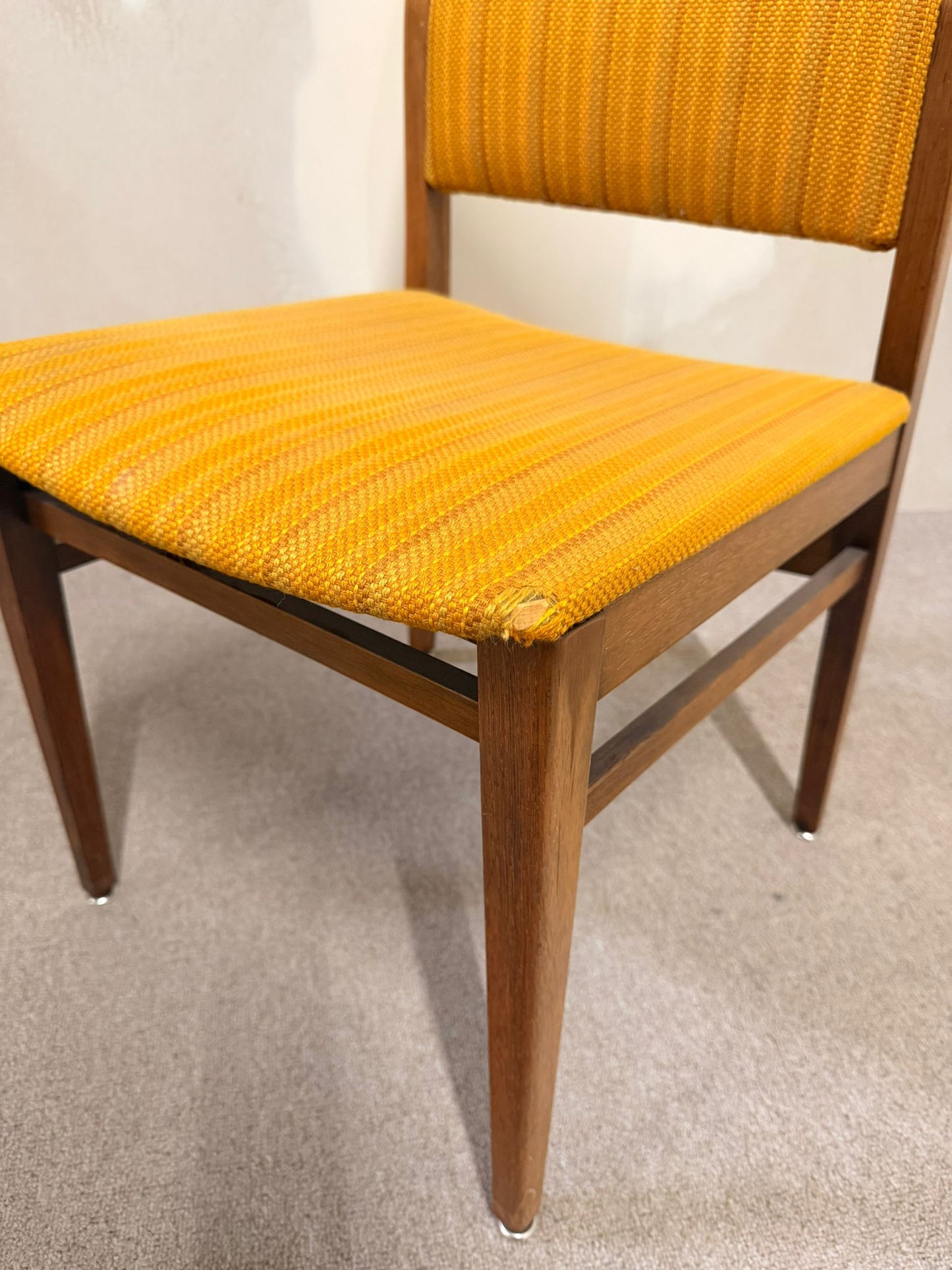 Mid Century Stuhl 70er Jahre Strukturstoff Holz