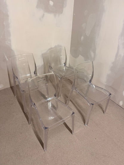 Designer Stühle aus Acrylglas, transparent und stapelbar