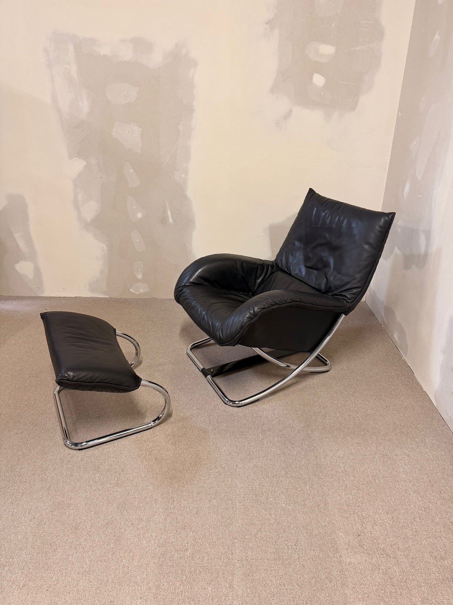 Robert Haussmann Schaukelstuhl mit Fusshocker Loungesessel