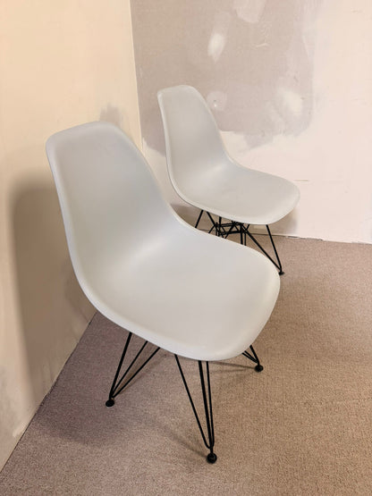 Design Schalenstuhl hellgrau ähnlich wie Vitra Eames