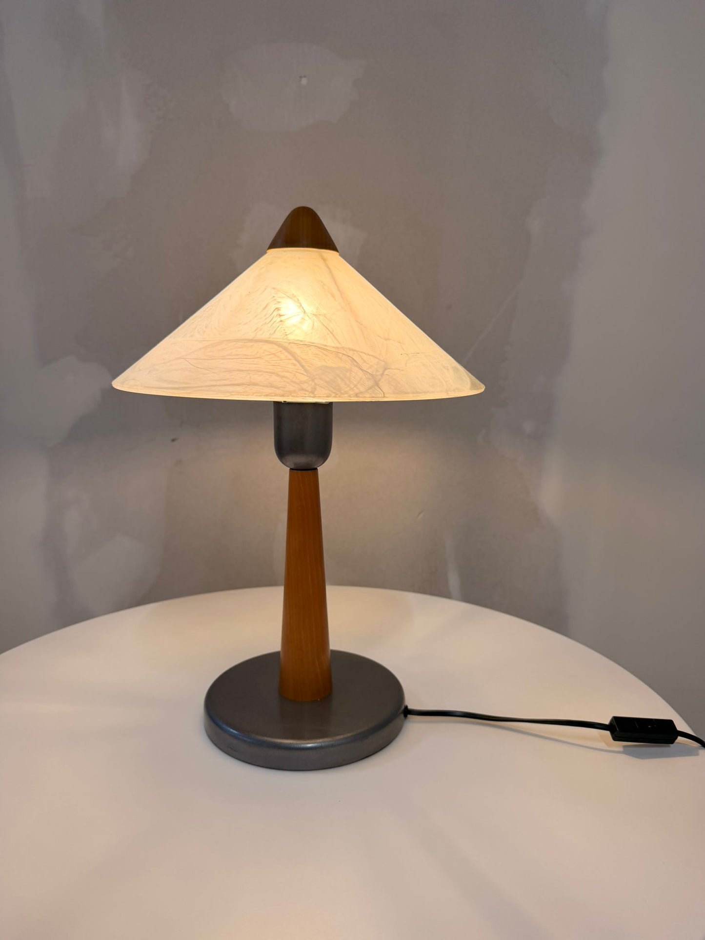 Postmoderne Pilz Tischlampe aus den 80er Jahren