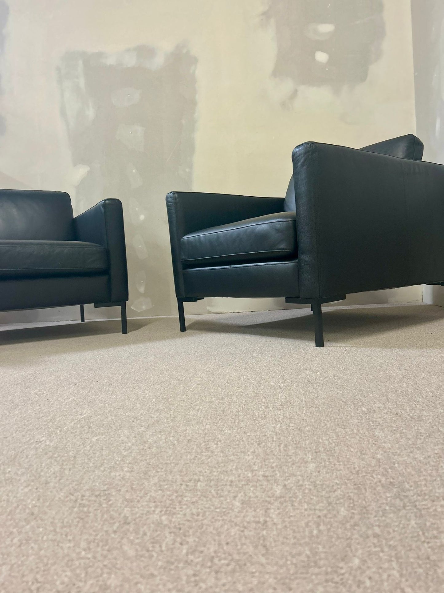 Sessel Domino SITS Schwarz Leder Metallbeine 2x Relaxsessel