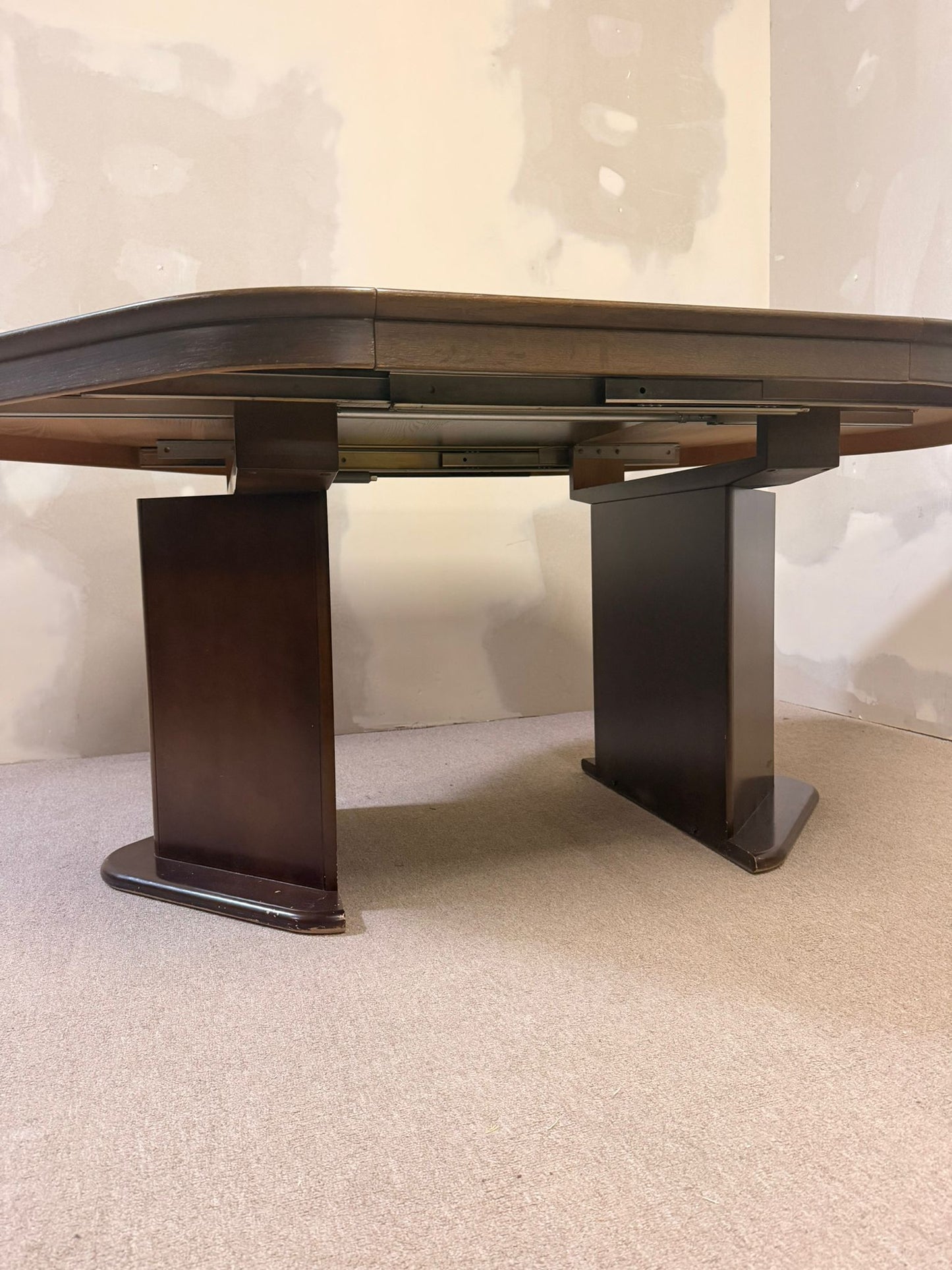 Esstisch ausziehbar im Art Deco Stil Holz massiv