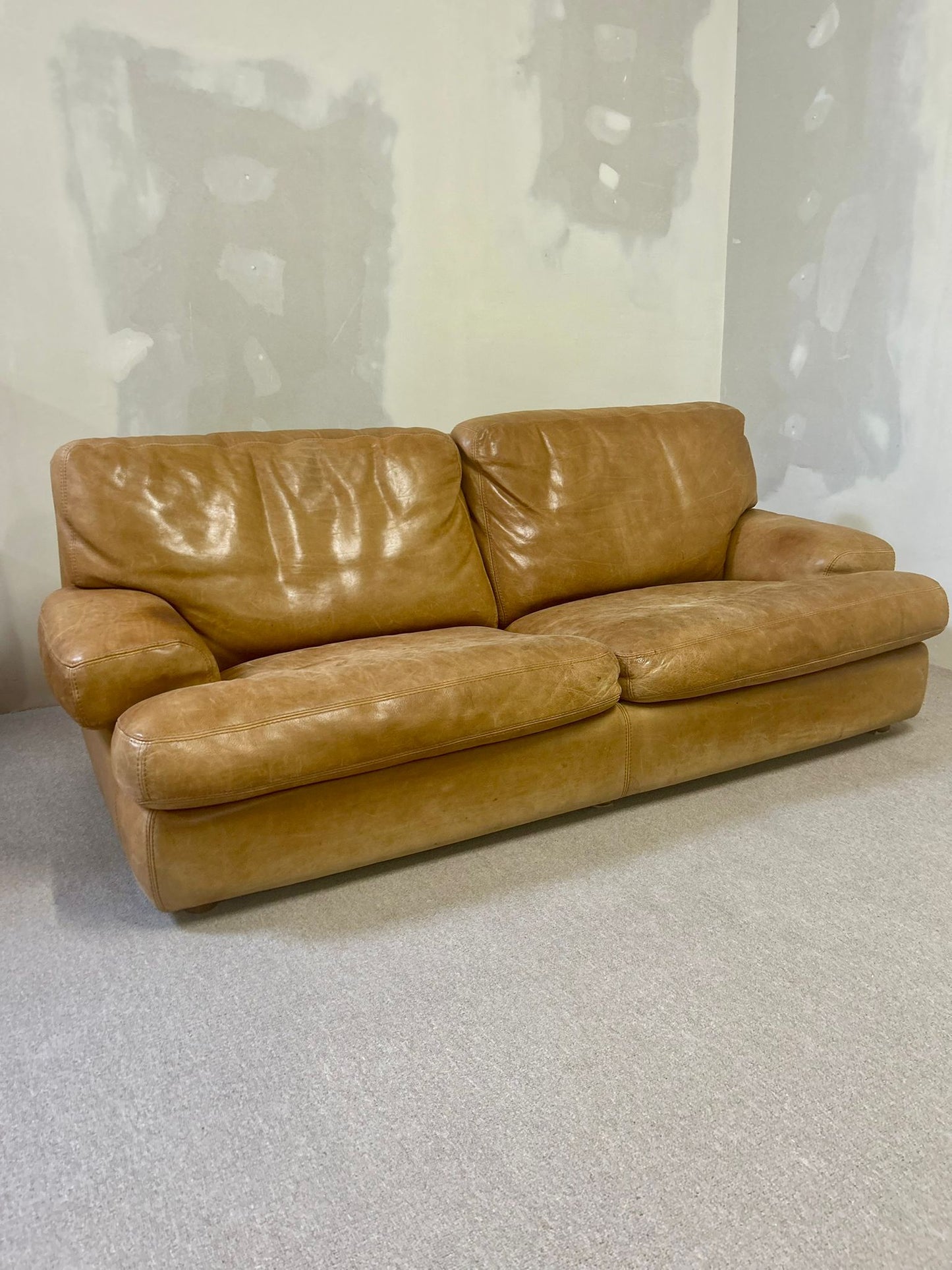 Vintage Roche Bobois Ledersofa in Cognacfarbe 70er 2 Sitzer