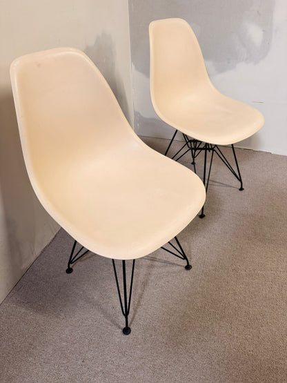 Design Schalenstuhl beige ähnlich wie Vitra Eames