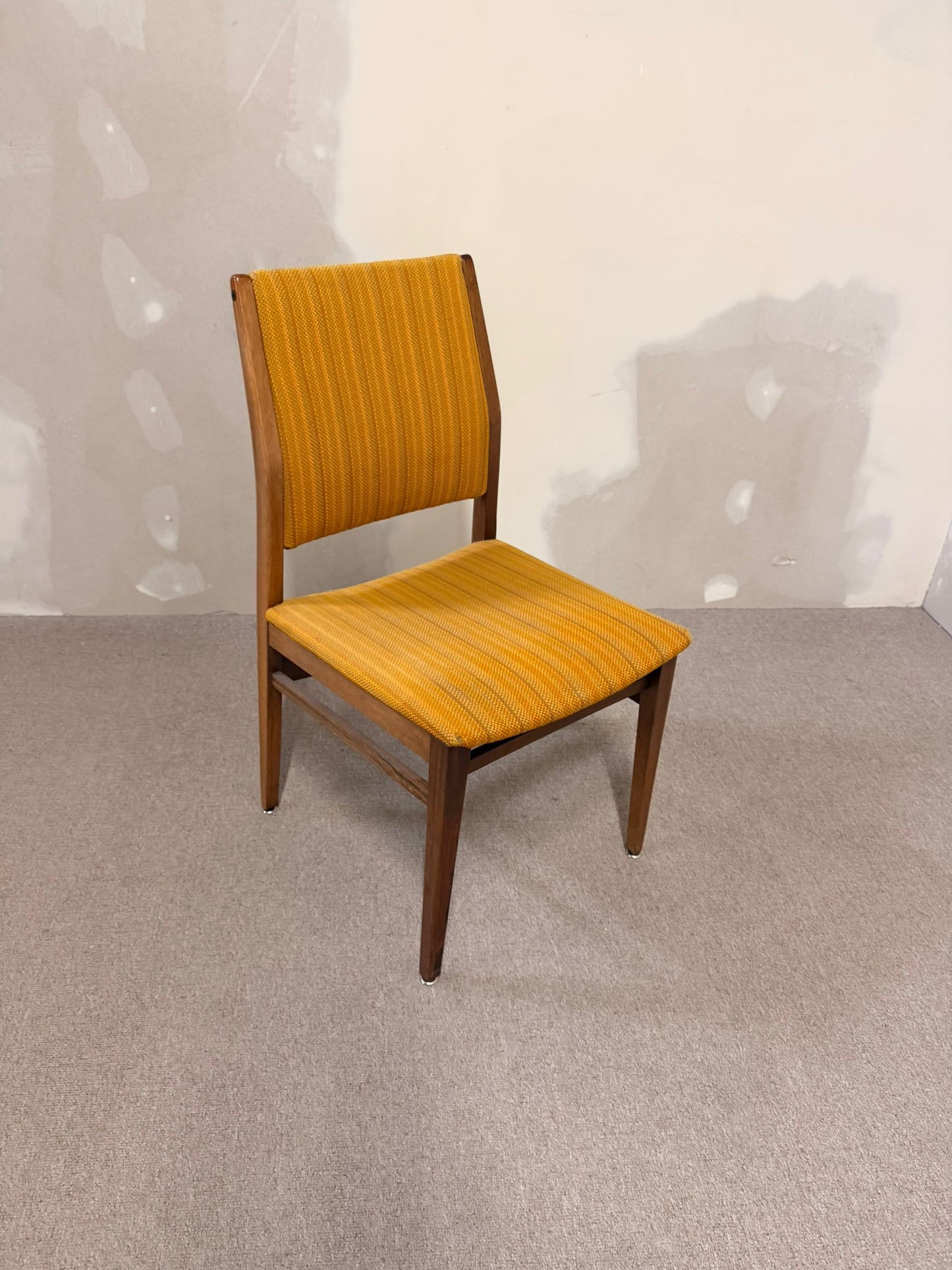 Mid Century Stuhl 70er Jahre Strukturstoff Holz