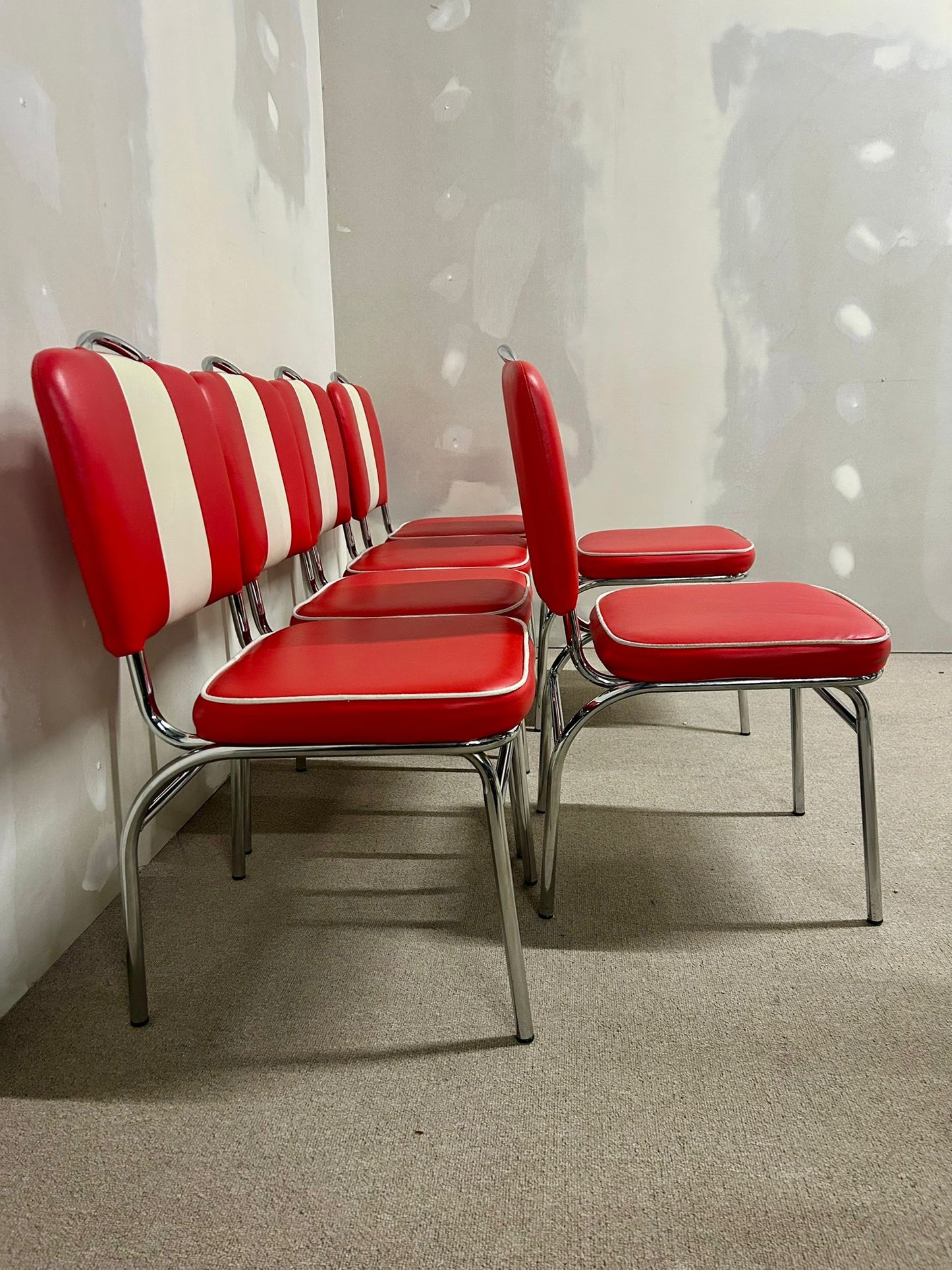 6x Retro Vintage Stühle im American Diner Stil rot/weiss