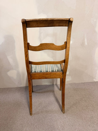 Antiker Biedermeier Landhaus Stuhl mit Polstersitz