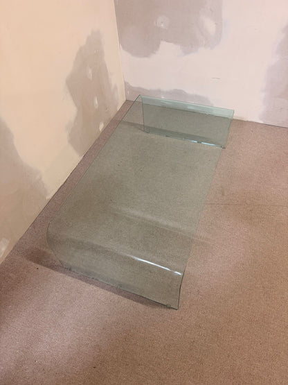 Minimalistischer Mid Century Glastisch, gebogener Glasplatte