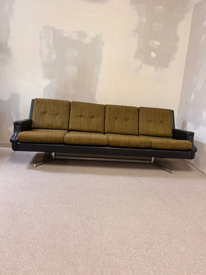 Edles vintage 4-sitzer Sofa mit Metallfüssen, Leder 70`s