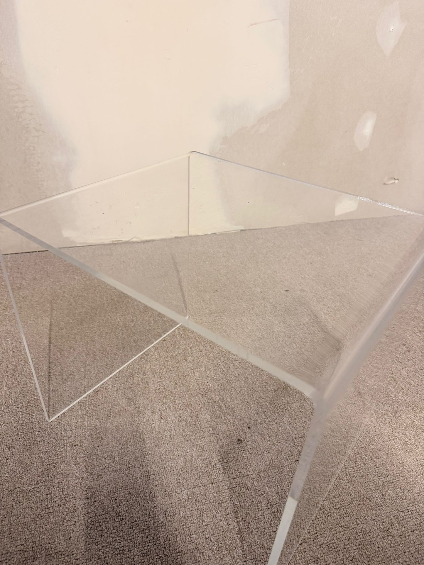 Grosser Beistelltisch aus Acrylglas Plexiglas, transparent