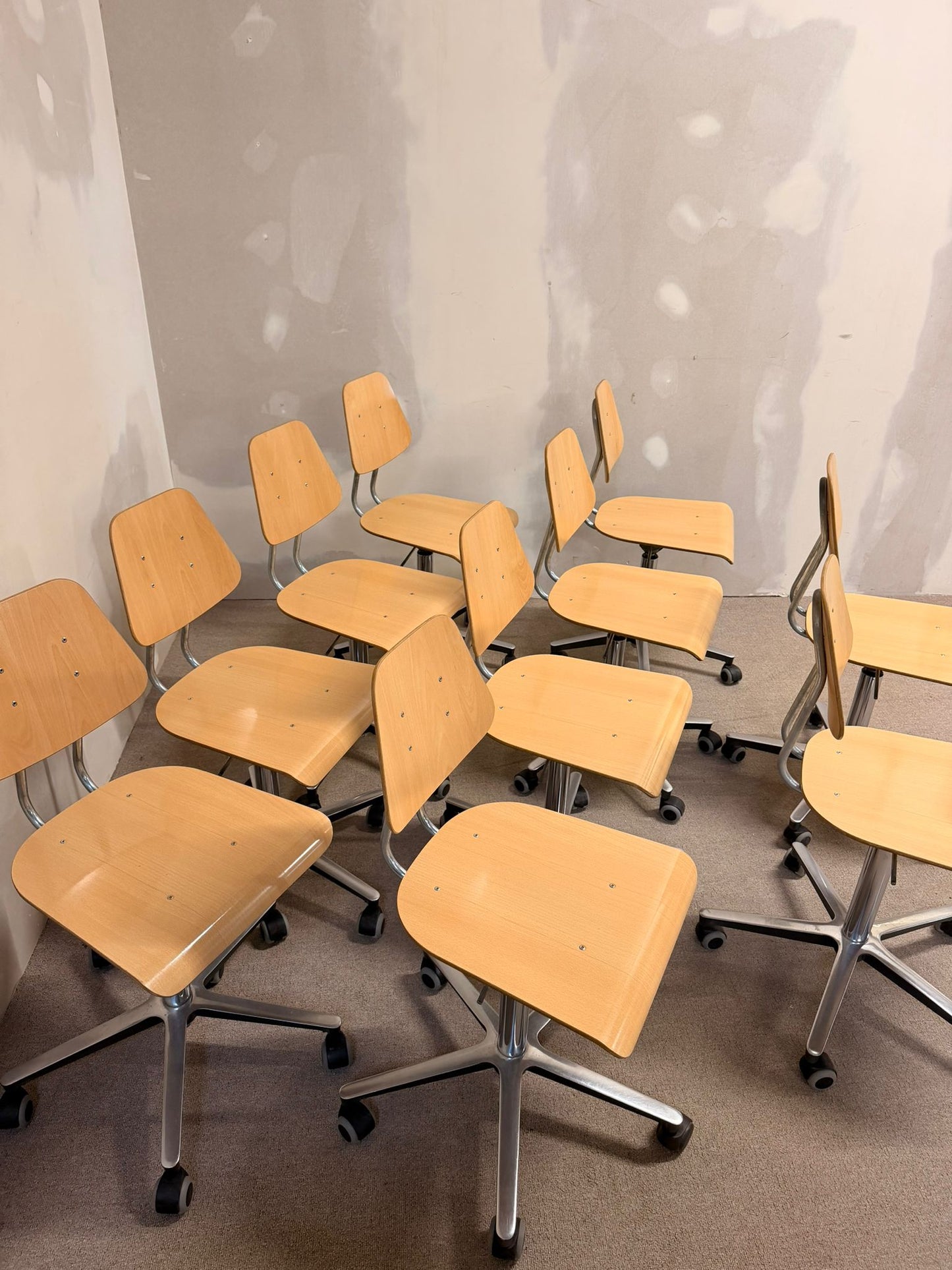Schweizer Atelier Embru Schulstuhl Bürostuhl mit Rollen
