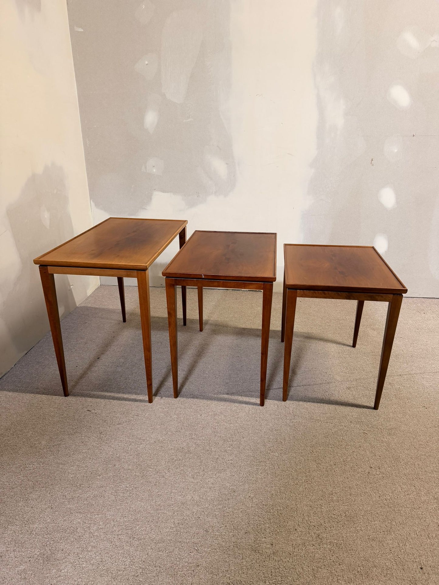 Satztische aus Teak, skandinavisches Design der 60er Jahre