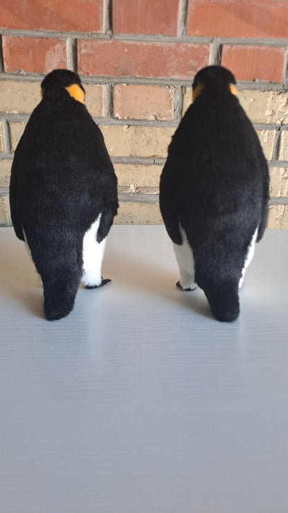 2er Set Kunstfell-Pinguine naturgetreu Dekofiguren