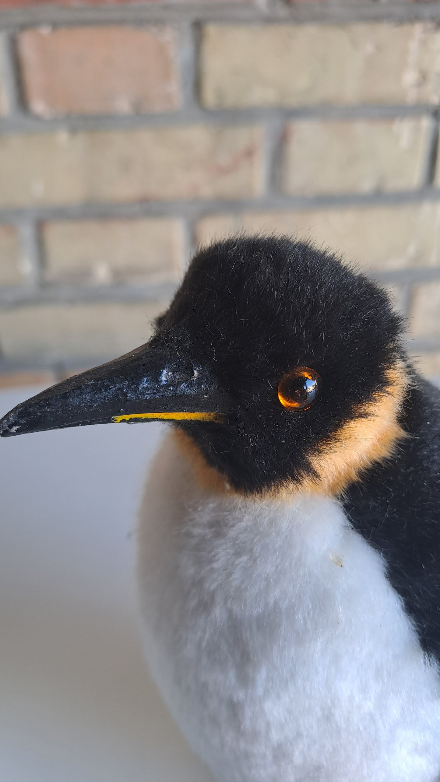2er Set Kunstfell-Pinguine naturgetreu Dekofiguren