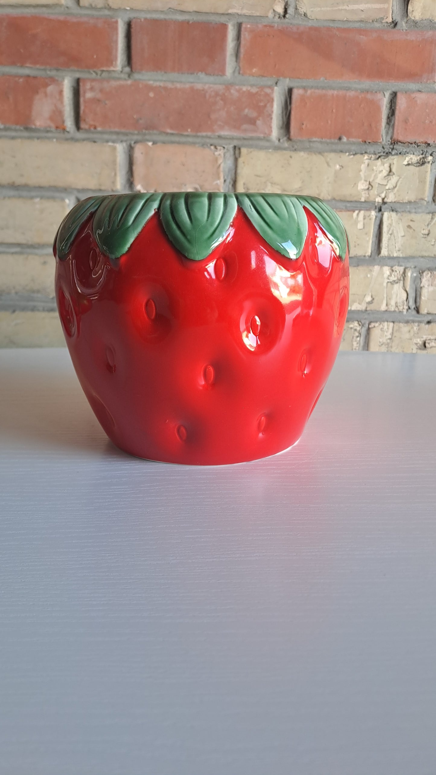 Dekorative Erdbeer Vase & Übertopf aus Keramik