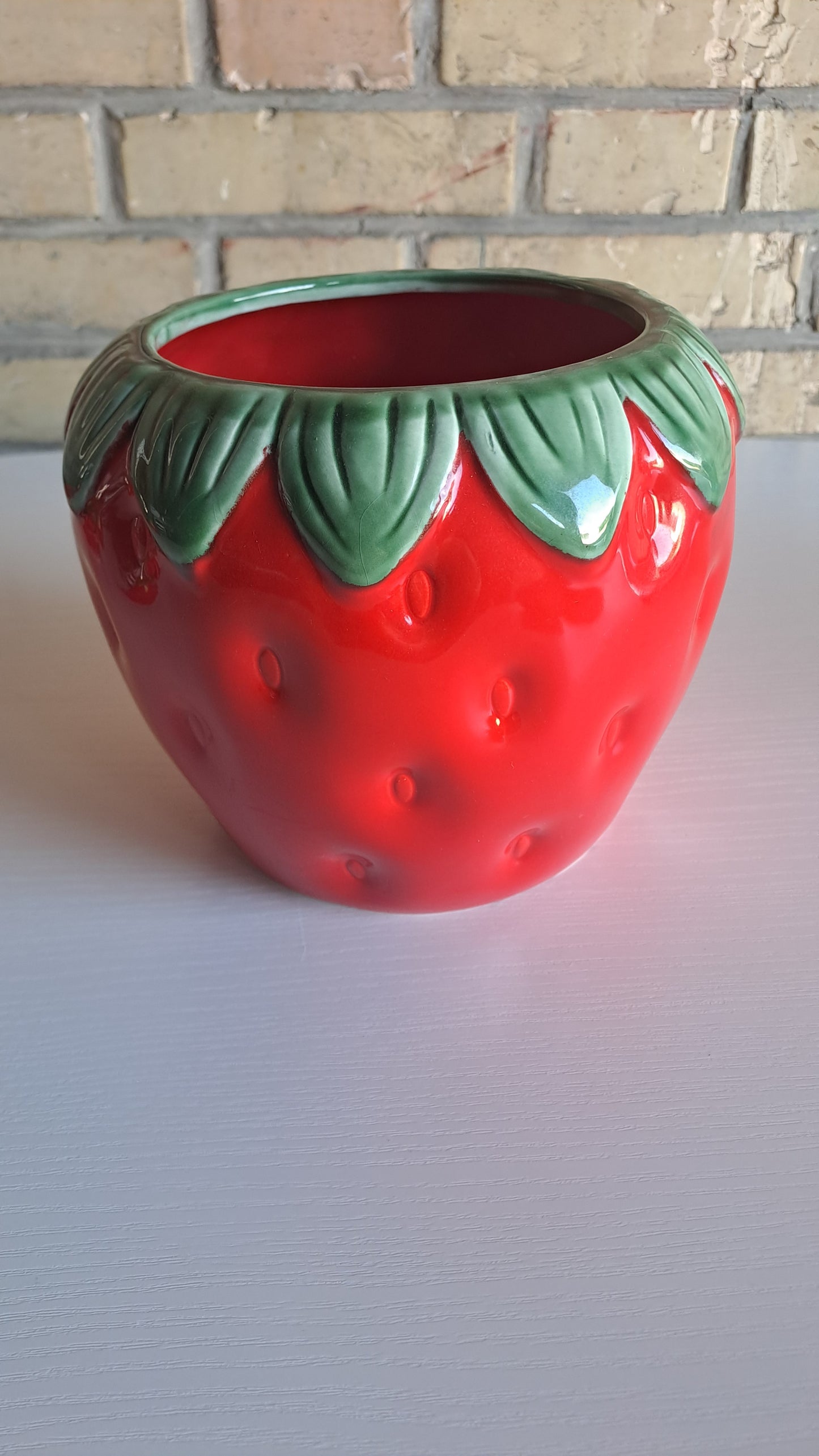 Dekorative Erdbeer Vase & Übertopf aus Keramik