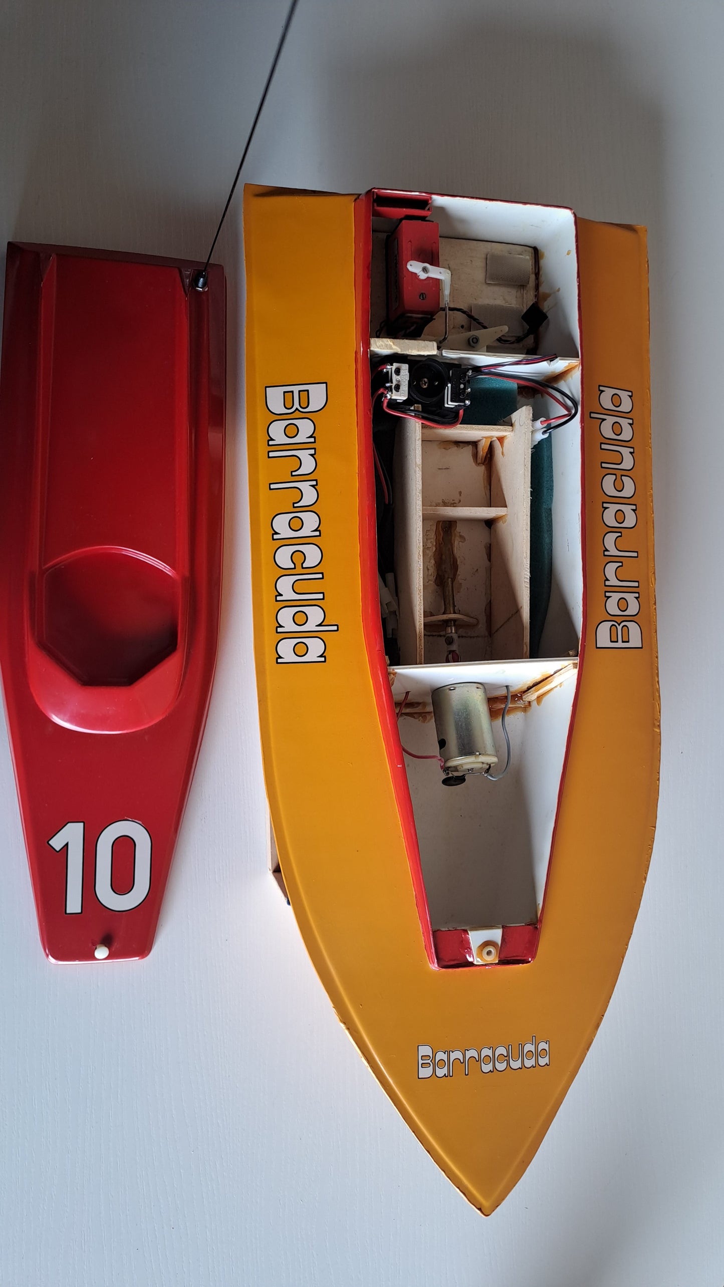 Vintage Rennboot Barracuda Modellboot Nr.10