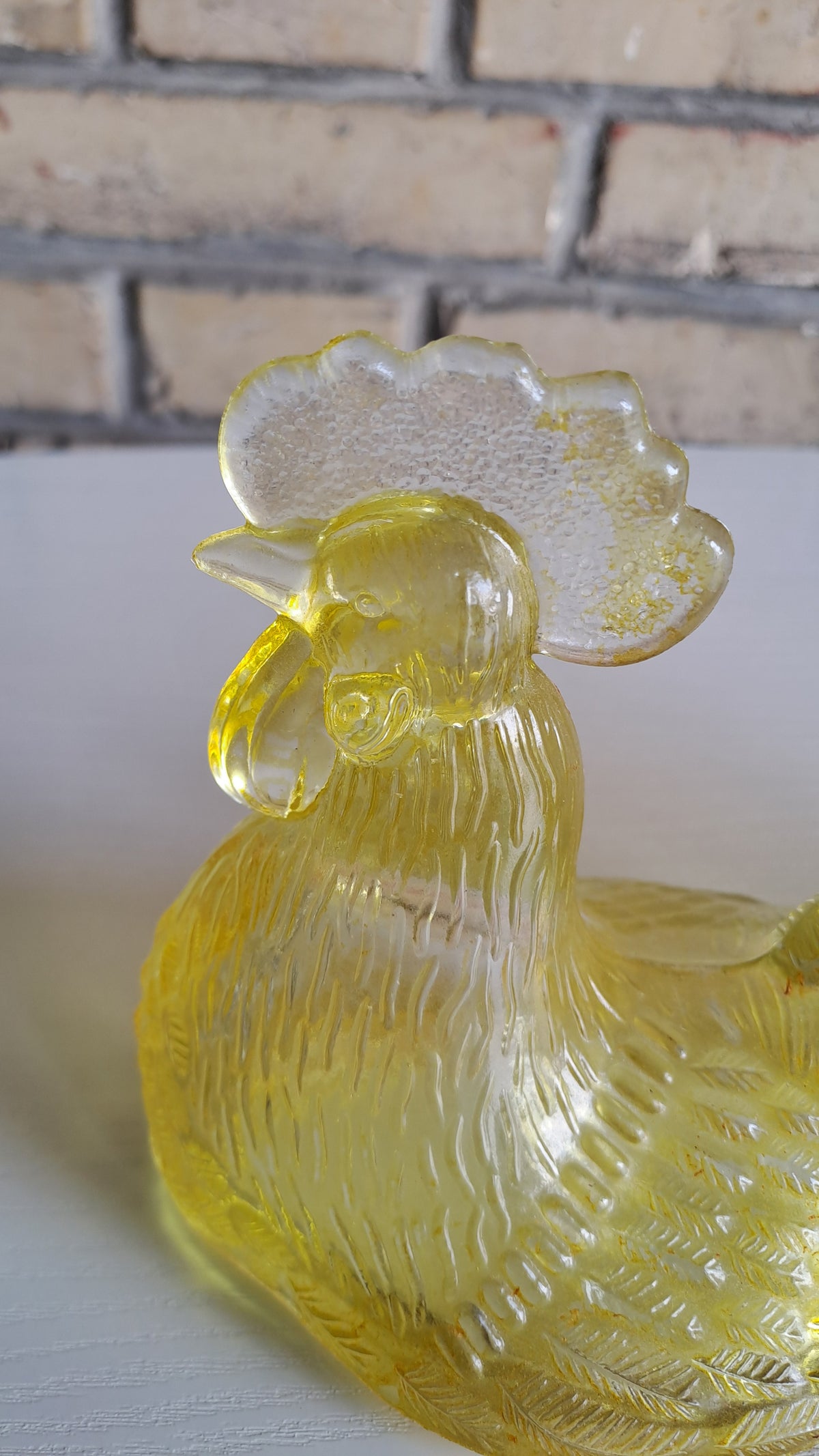 Vintage Bonboniere Hahn aus bernsteinfarbigem Glas