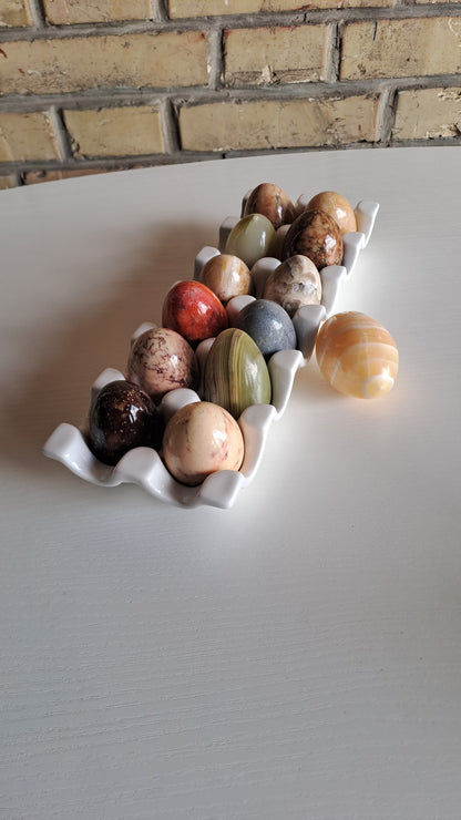 13 Vintage Naturstein Eier Marmor Onyx mit Eierhalter