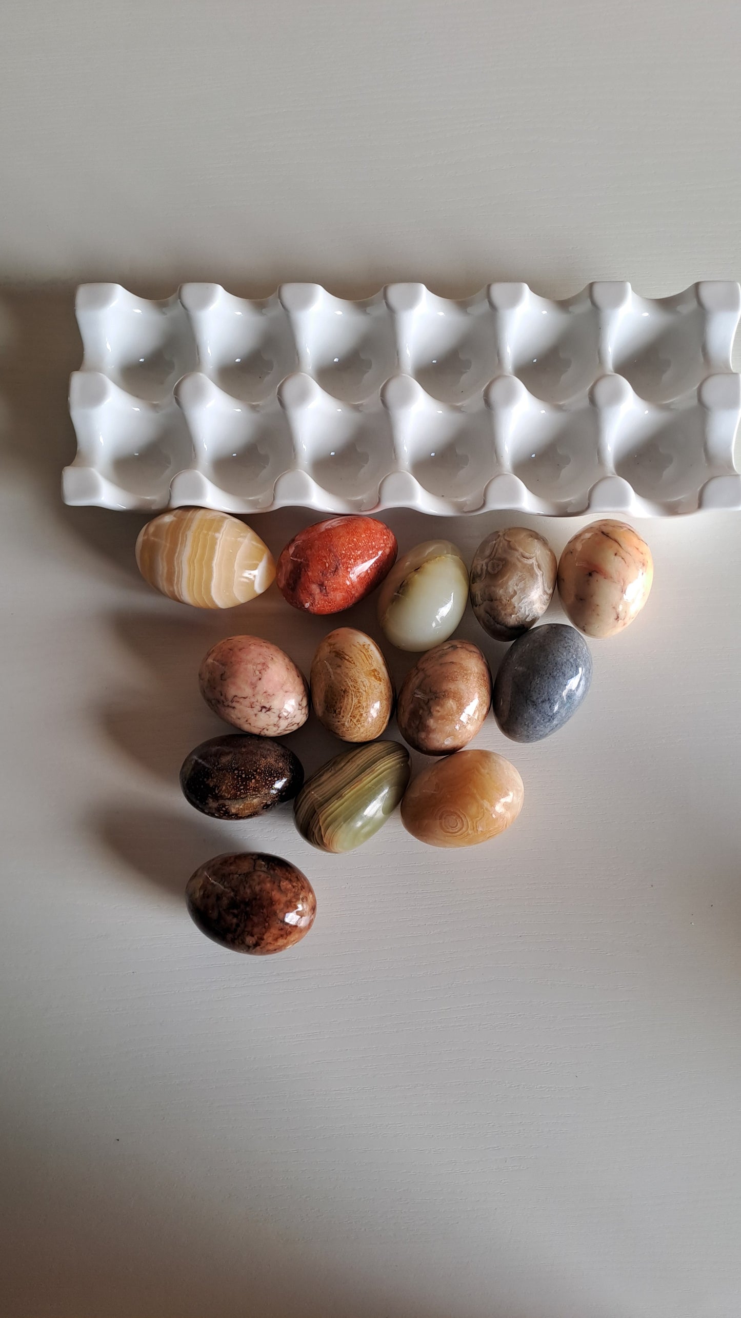 13 Vintage Naturstein Eier Marmor Onyx mit Eierhalter