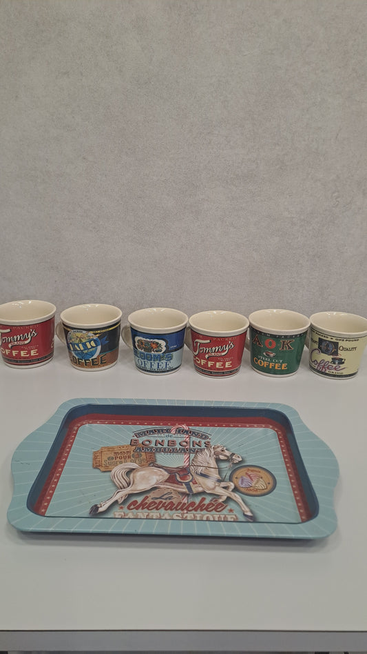 Natives Vintage-Stil Kaffee-Set: 6 Tassen und Metall-Tablett