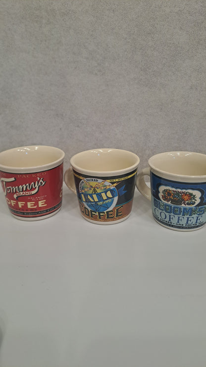 Natives Vintage-Stil Kaffee-Set: 6 Tassen und Metall-Tablett