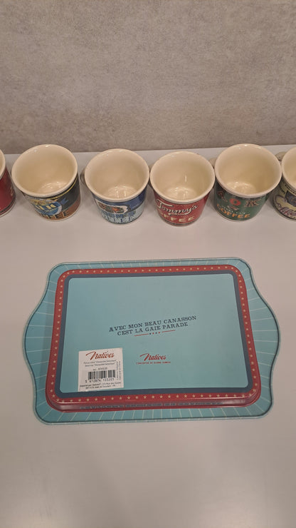 Natives Vintage-Stil Kaffee-Set: 6 Tassen und Metall-Tablett