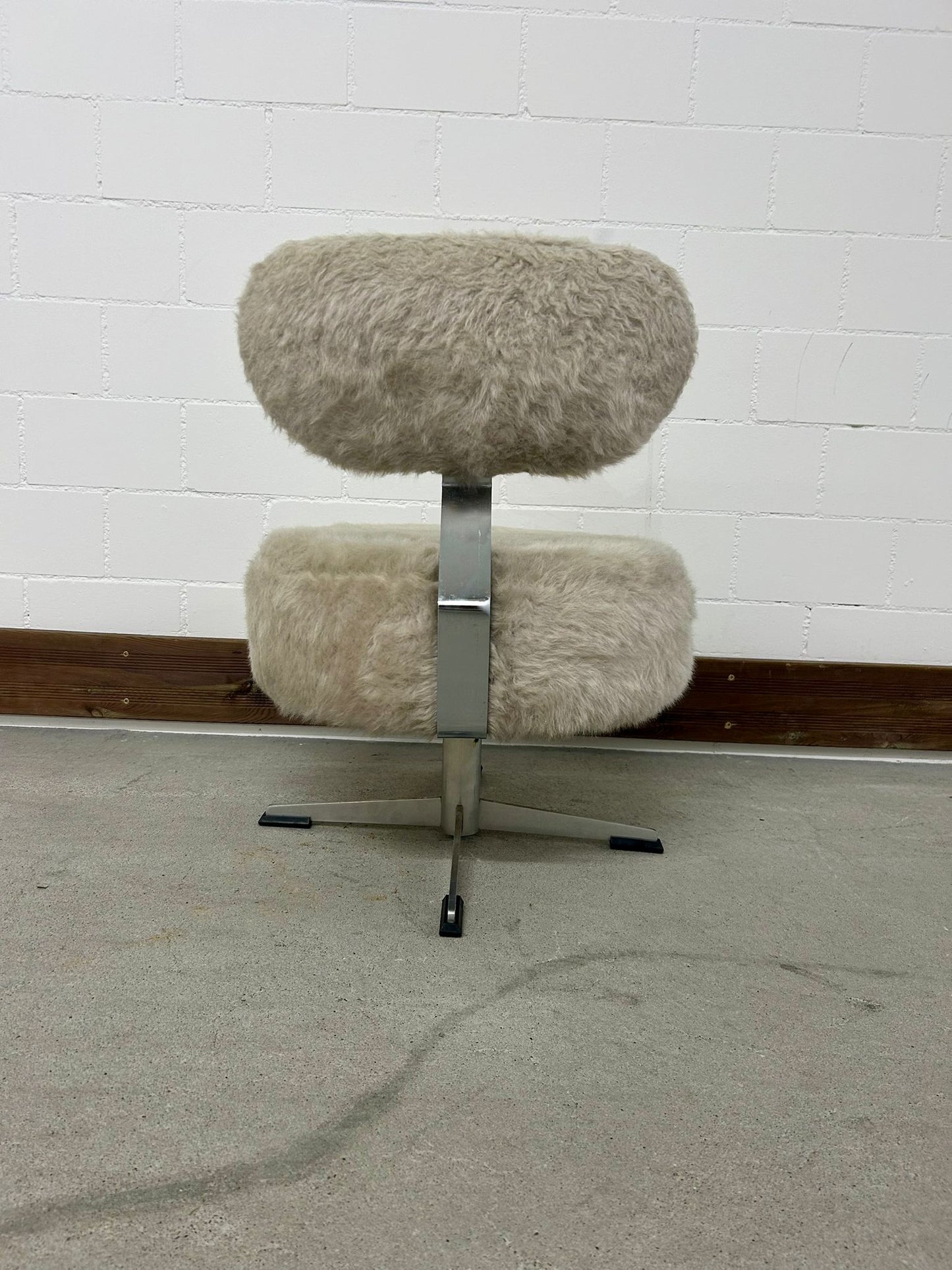 70er Jahre Mid Century Plüschsessel Schminksessel Flokati