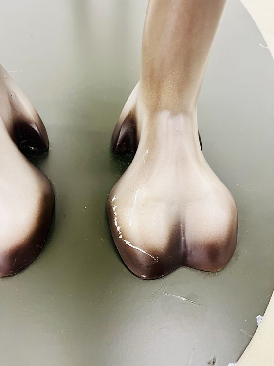 Lebensgrosser Rentier aus Polyesterguss und Airbrush