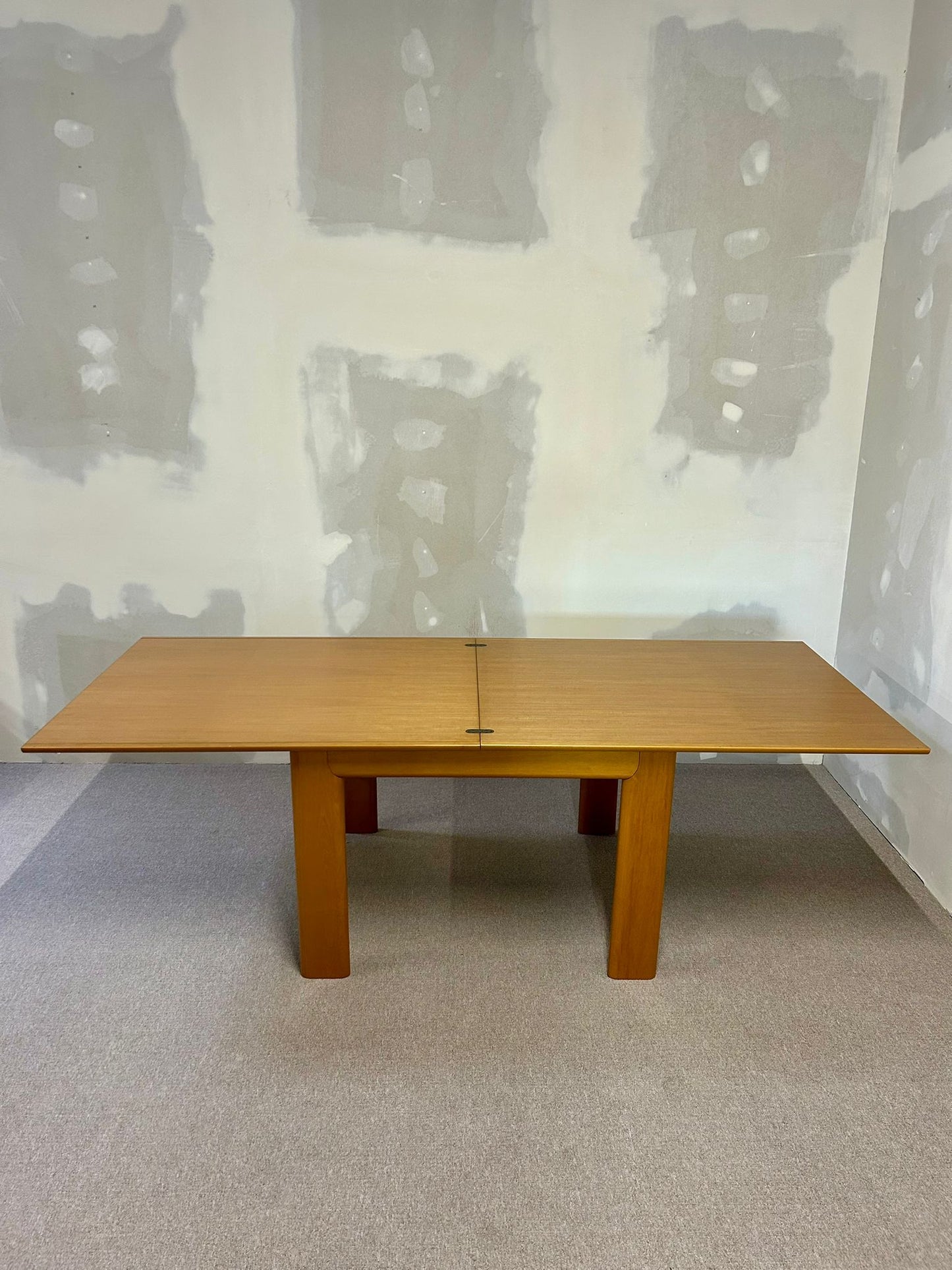 Italienischer Esstisch aus Holz im Vintage Stil aufklappbar