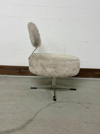 70er Jahre Mid Century Plüschsessel Schminksessel Flokati