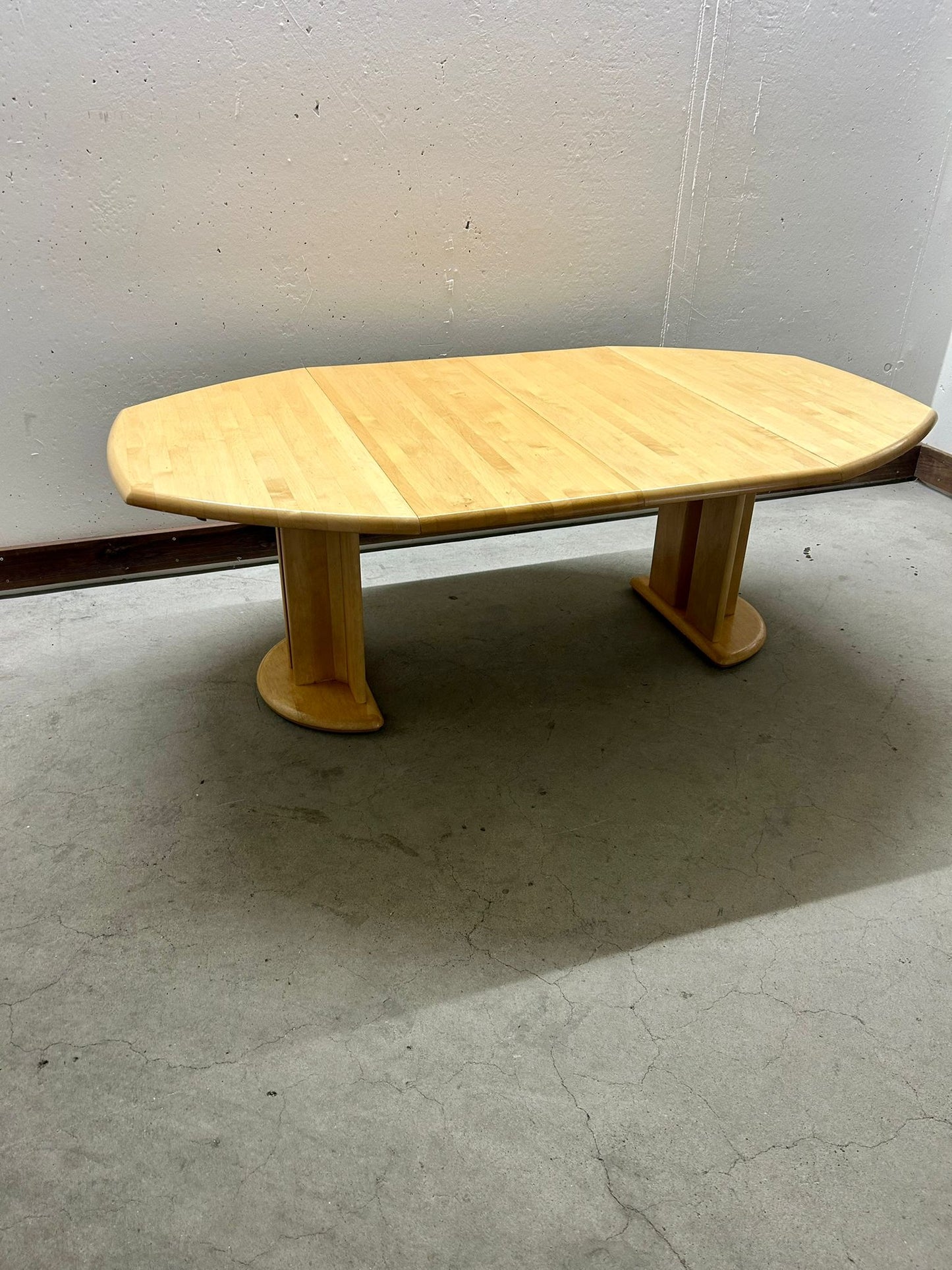 6 Eckiger Esstisch Erle mit 2 Einlegeplatten stabil Tisch