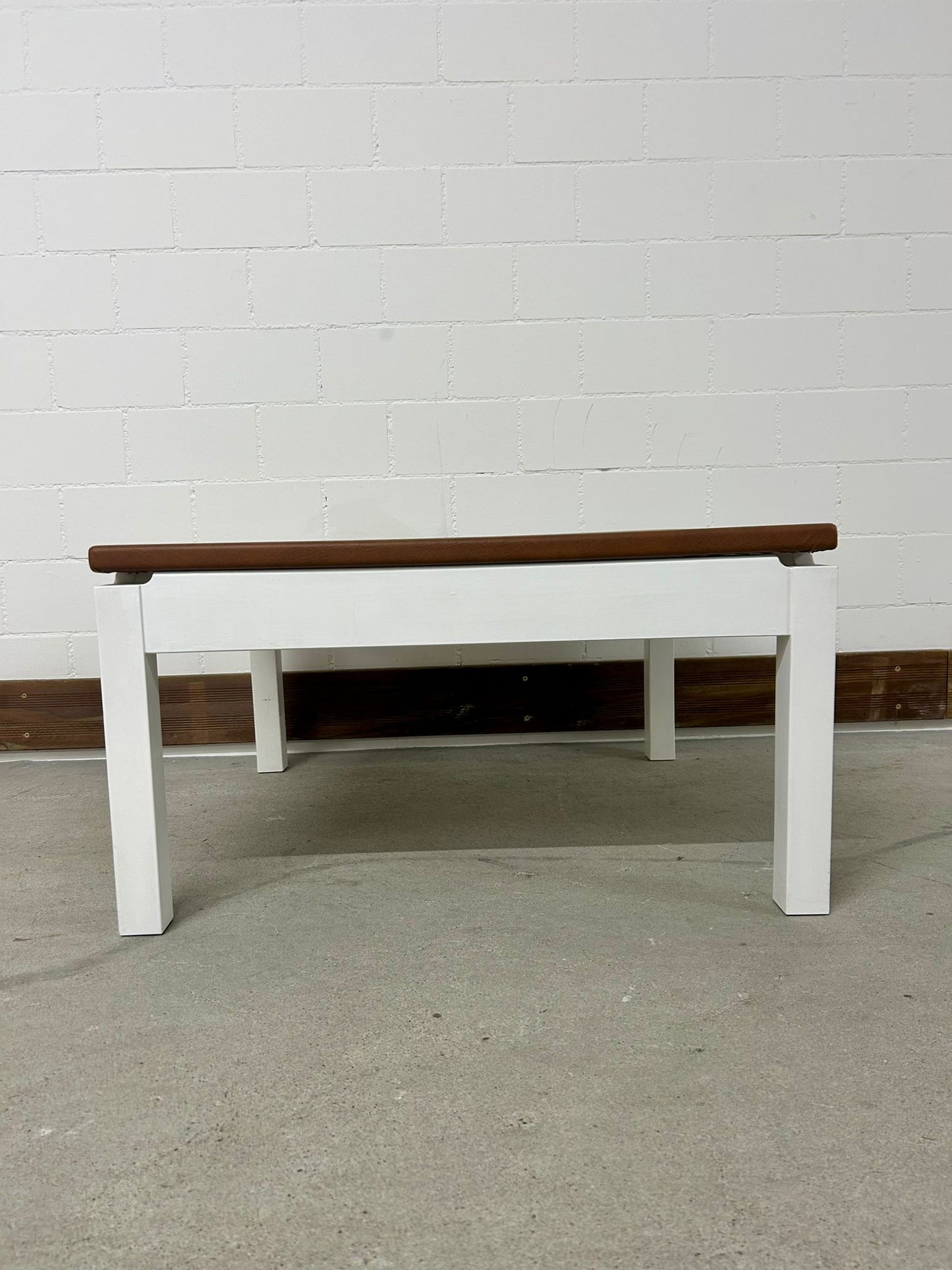Couchtisch Beistelltisch brauner Lederlook Gestell weiss