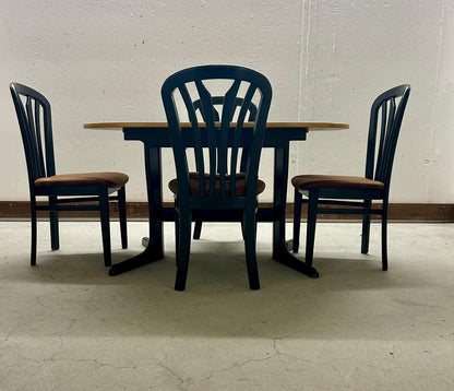 Esstischgruppe, 1 ausziehbarer Tisch und 4 Stühle, 5 teilig