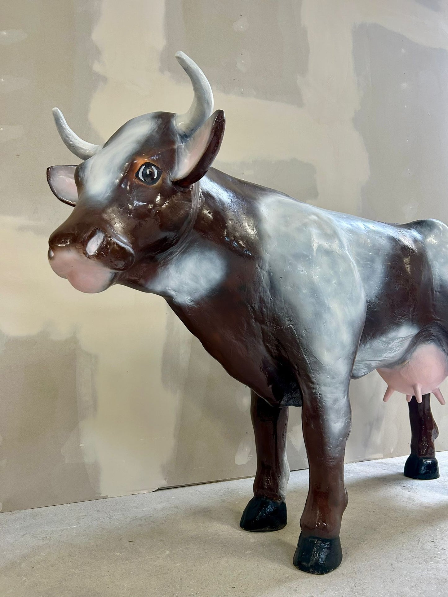 Deko Kuh Figur Lebensgross braun/weiss Garten Aussteller