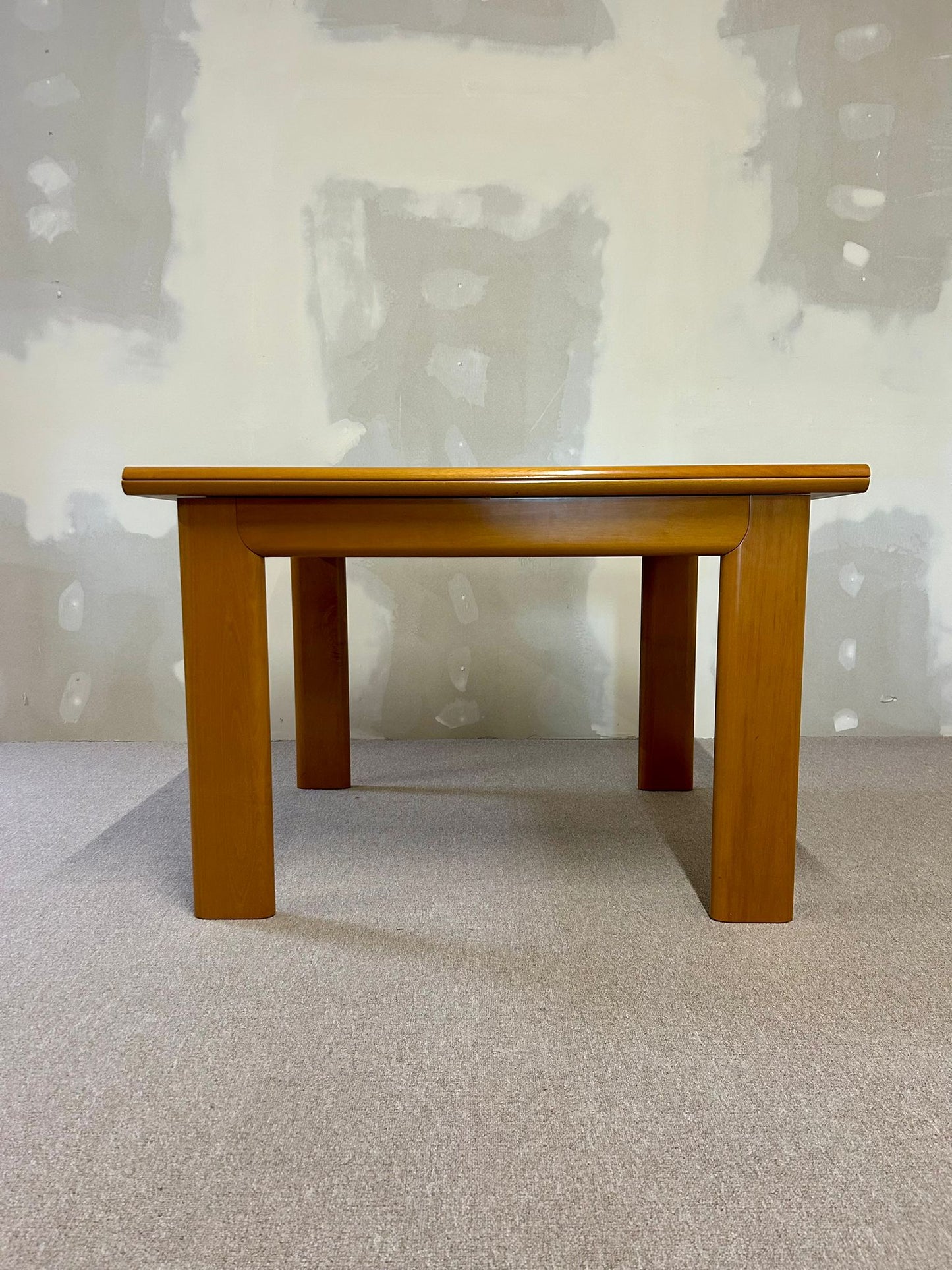 Italienischer Esstisch aus Holz im Vintage Stil aufklappbar