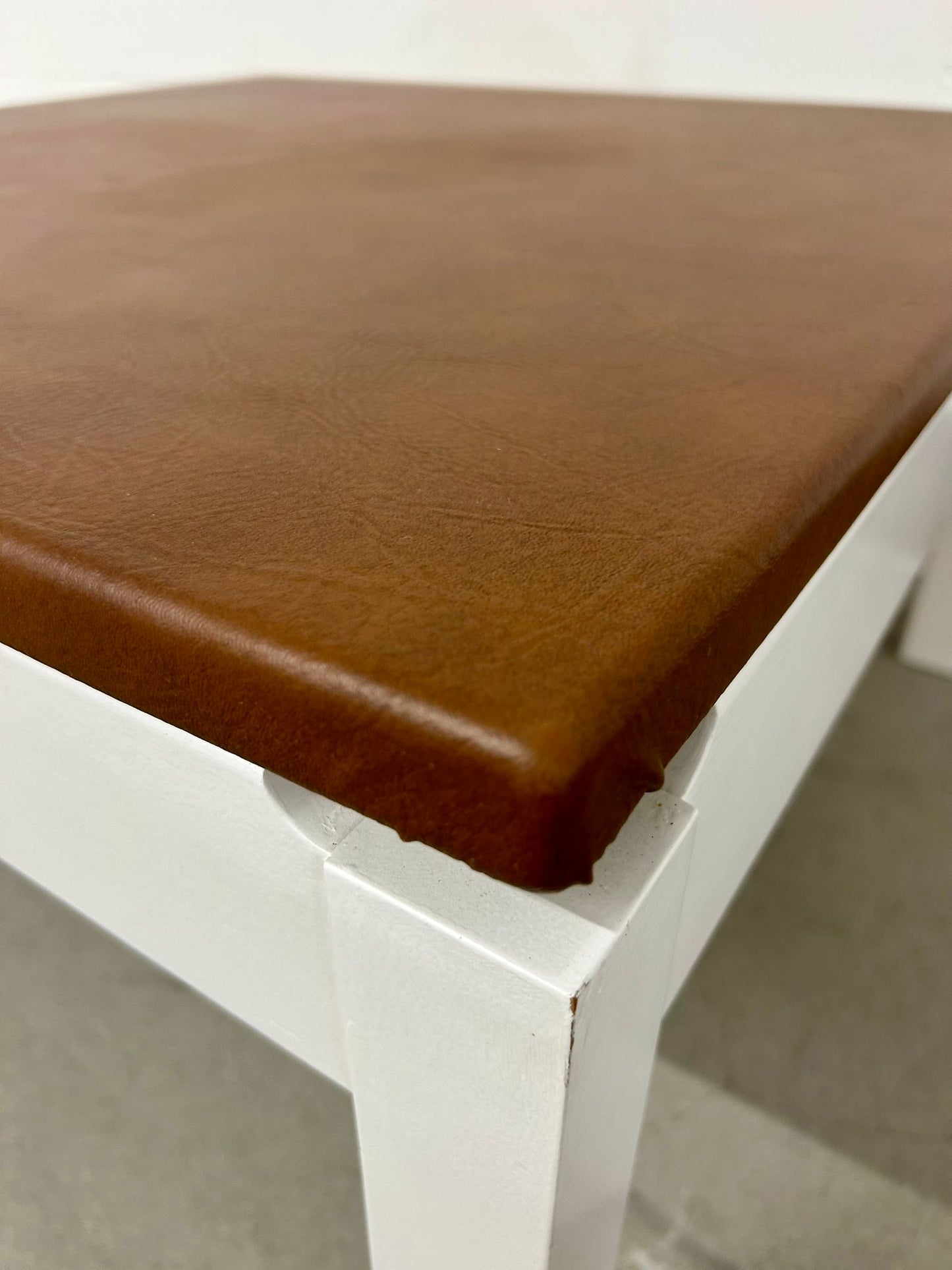 Couchtisch Beistelltisch brauner Lederlook Gestell weiss