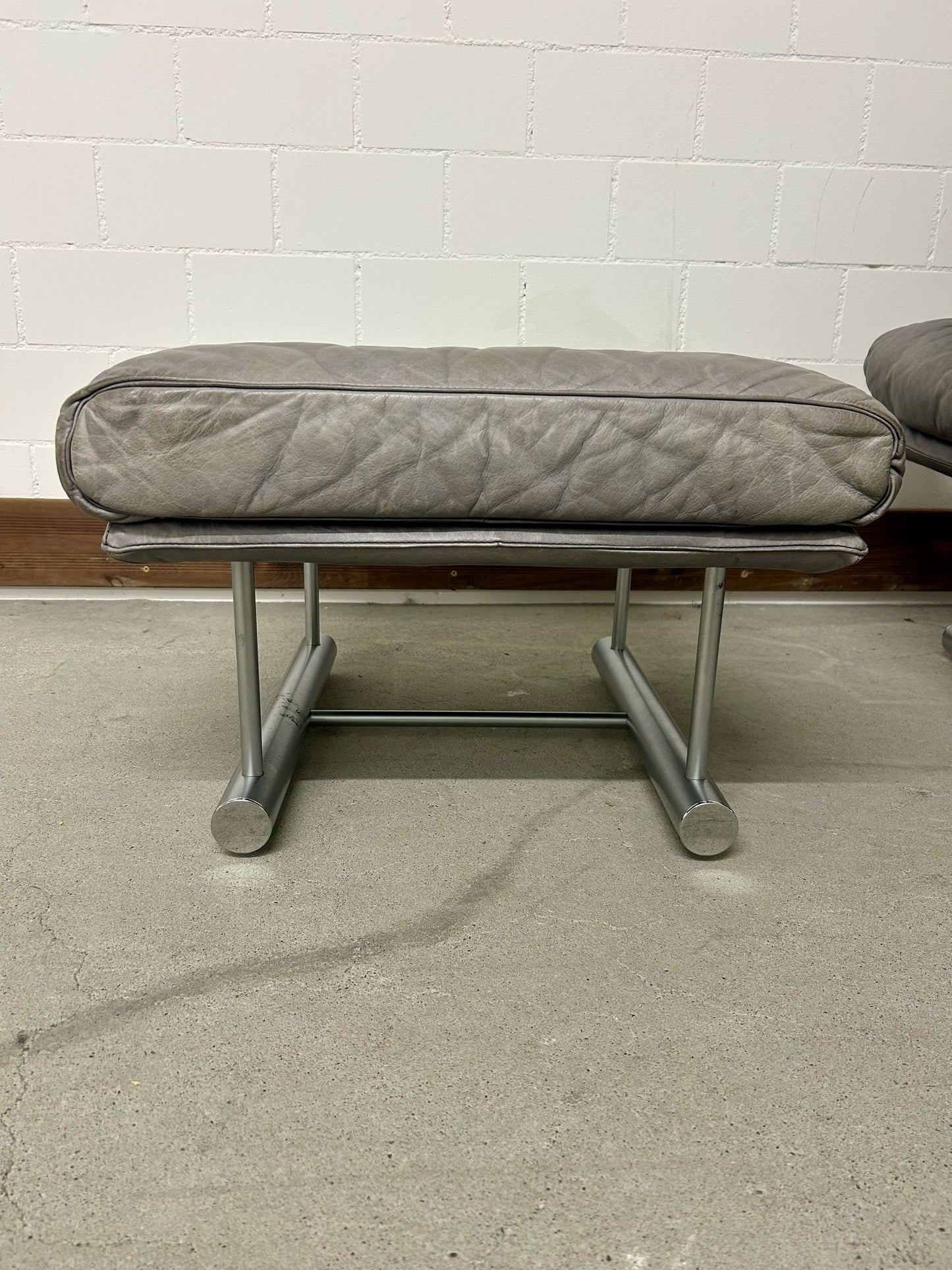 Design Leder Sessel mit Fusshocker Chromgestell Rolf Benz