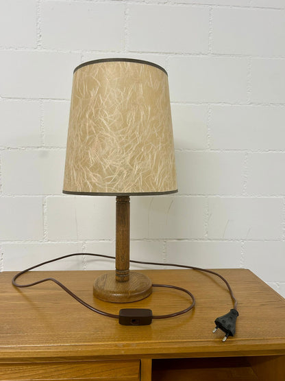 Vintage Tischlampe Holzfuss Lampenschirm aus Pergament