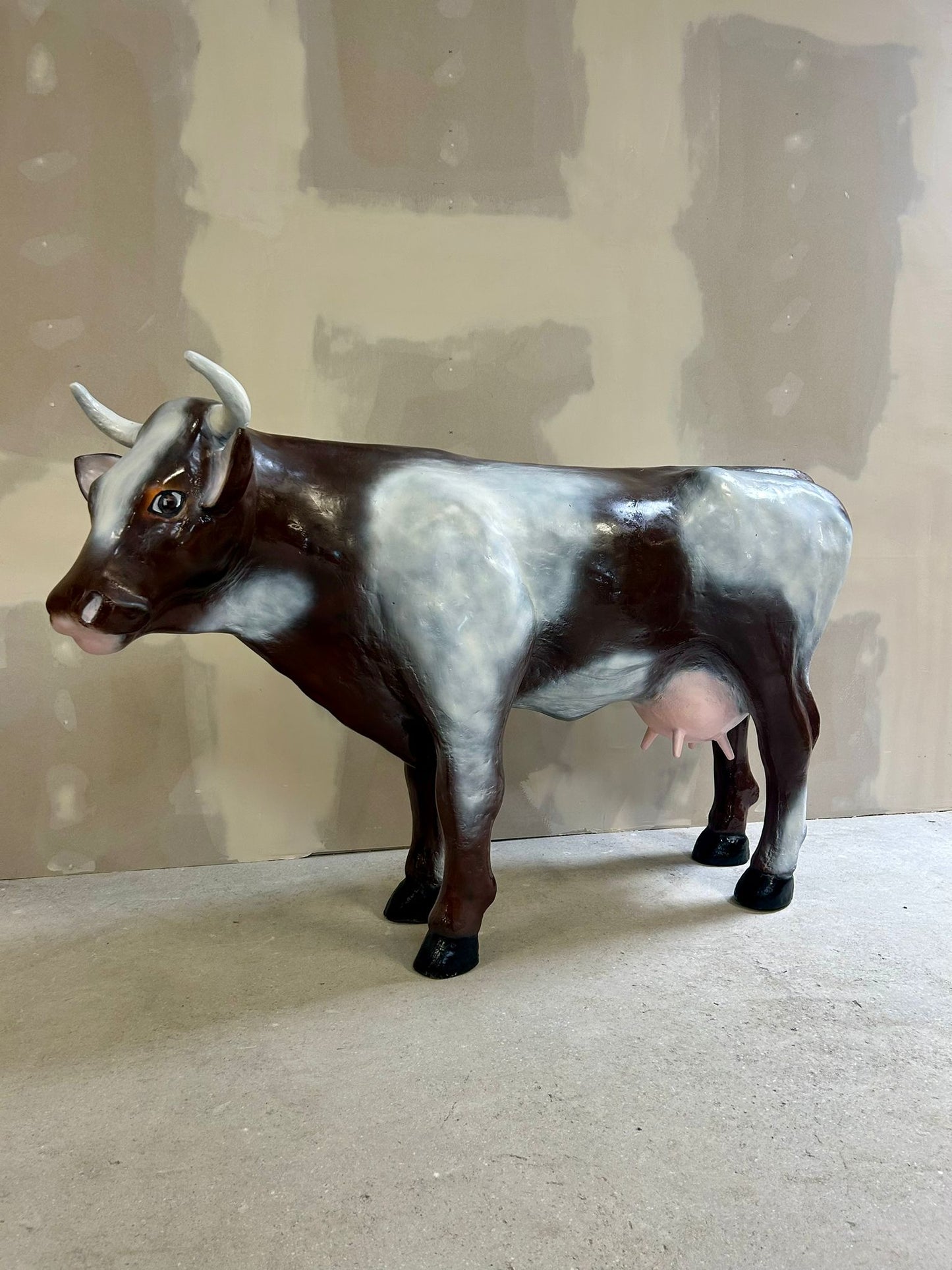 Deko Kuh Figur Lebensgross braun/weiss Garten Aussteller
