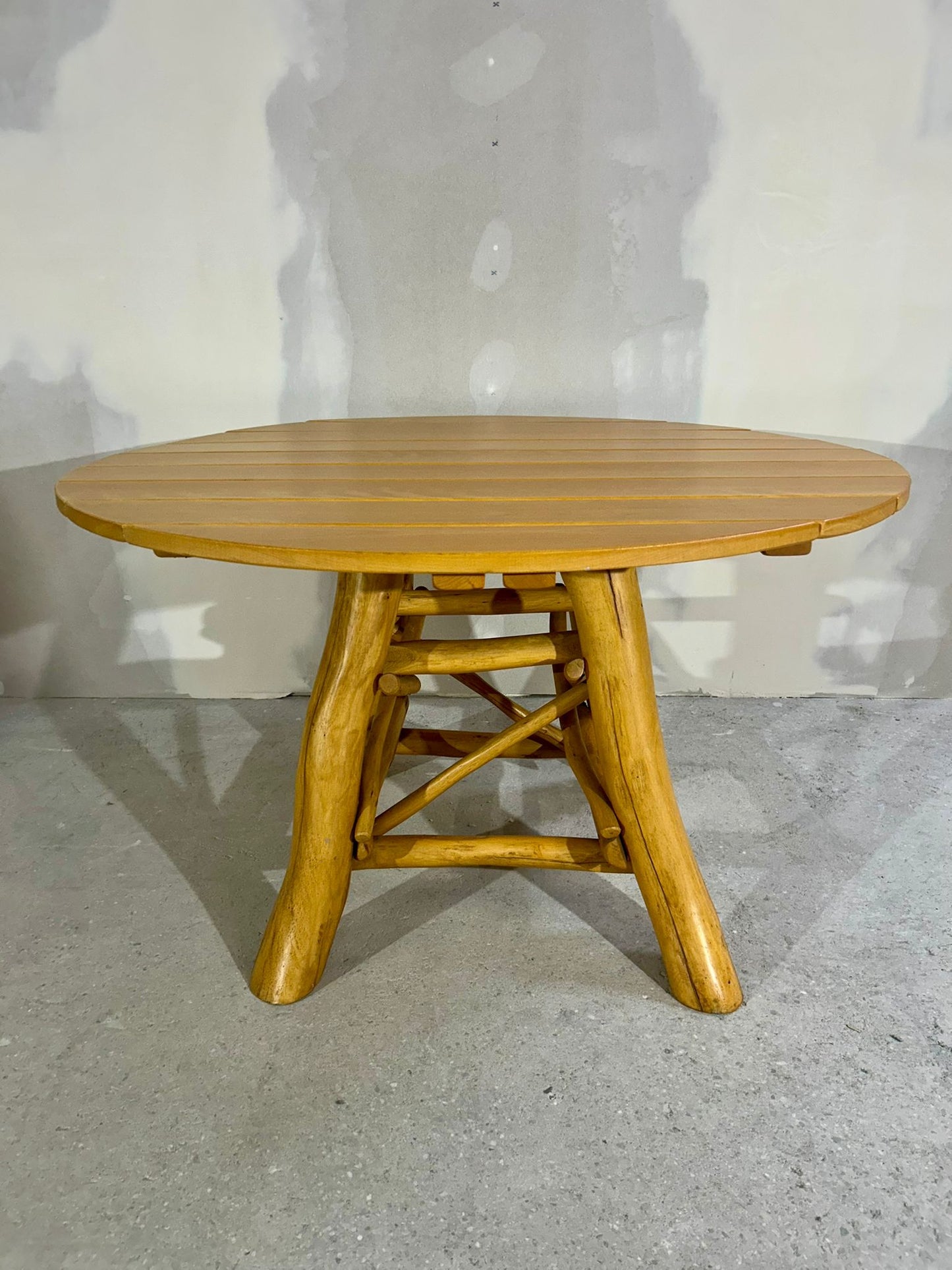 Rustikaler Gartentisch Teak Holz Esstisch rund massiv stabil