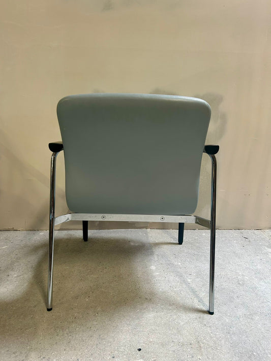 Lederstühle von Team by Wellis Schweizer Qualität robust