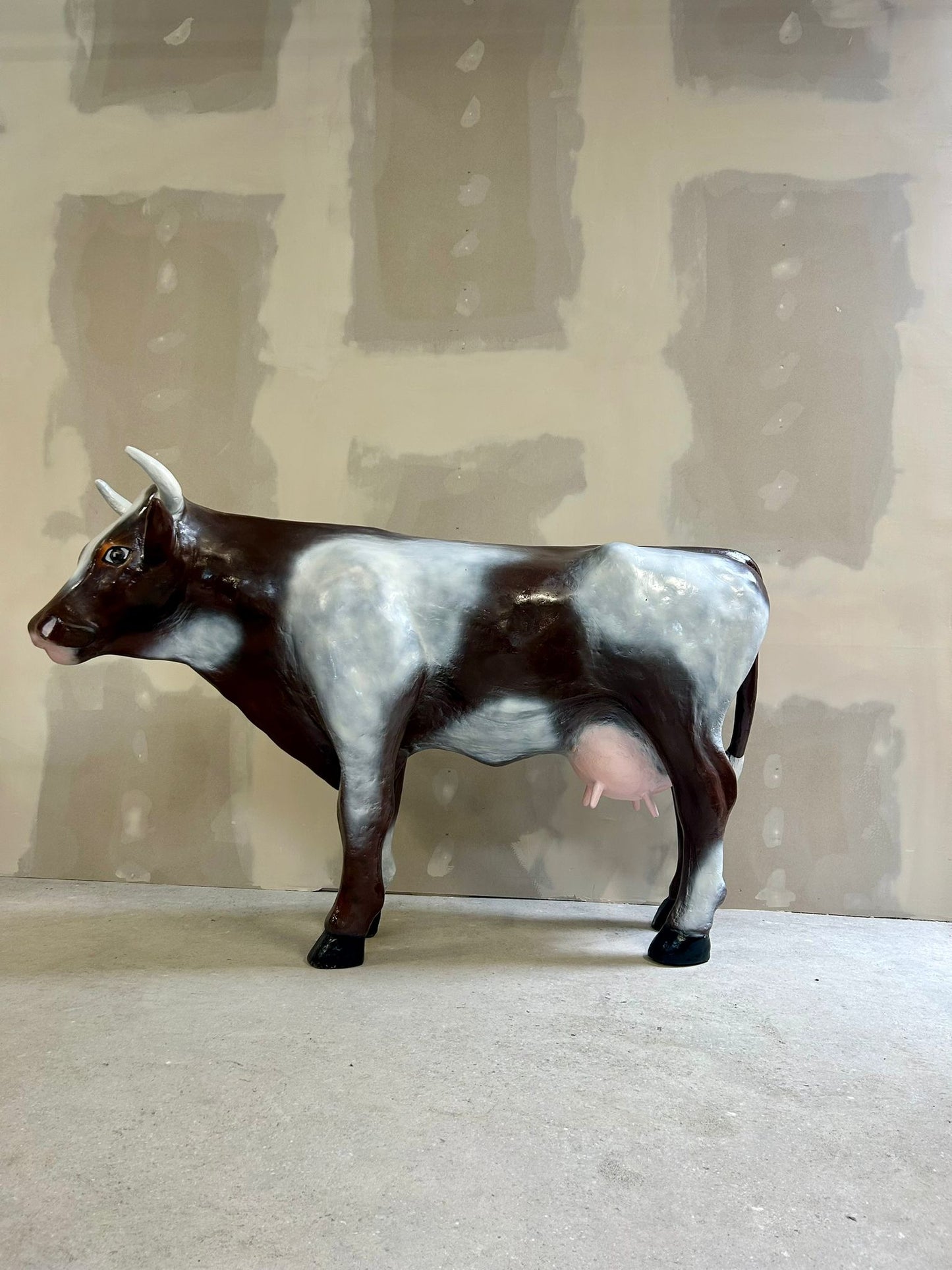 Deko Kuh Figur Lebensgross braun/weiss Garten Aussteller