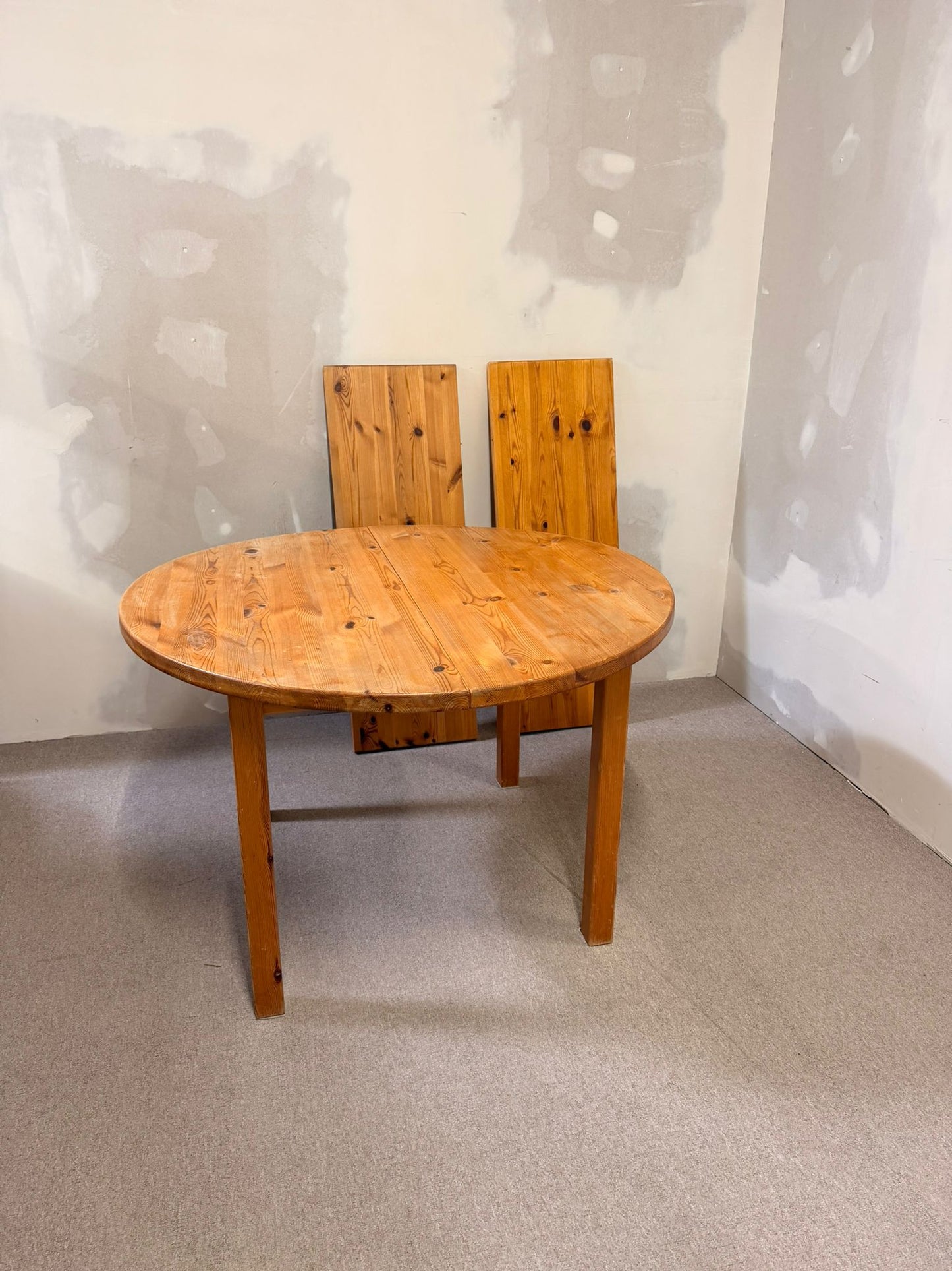 Runder Esstisch aus Kiefernholz mit 2 Einsatzplatten